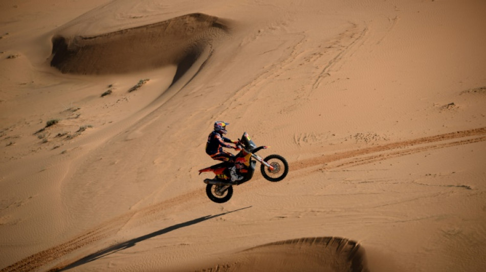 Luciano Benavides repite triunfo de etapa en el Dakar y Carlos Sainz abandona