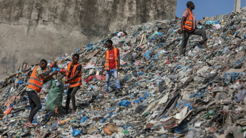 La Somalie peine à éliminer les sacs plastiques 