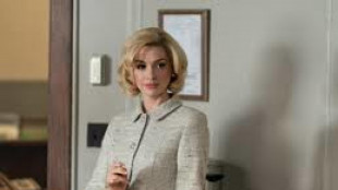 Eileen, il fascino manipolatorio di Anne Hathaway