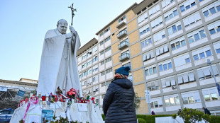 Erkrankter Papst verbringt laut Vatikan erneut "ruhige Nacht" in Klinik