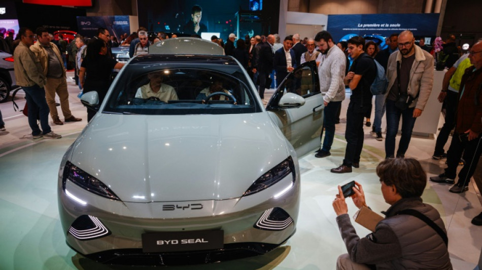 El fabricante chino de coches eléctricos BYD supera en facturación a Tesla