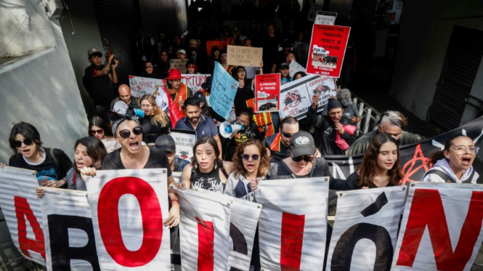 Bullfighting brings out protesters in Mexico City