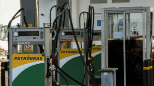 Petrobras anuncia fuerte alza del combustible pese a oposición de Bolsonaro