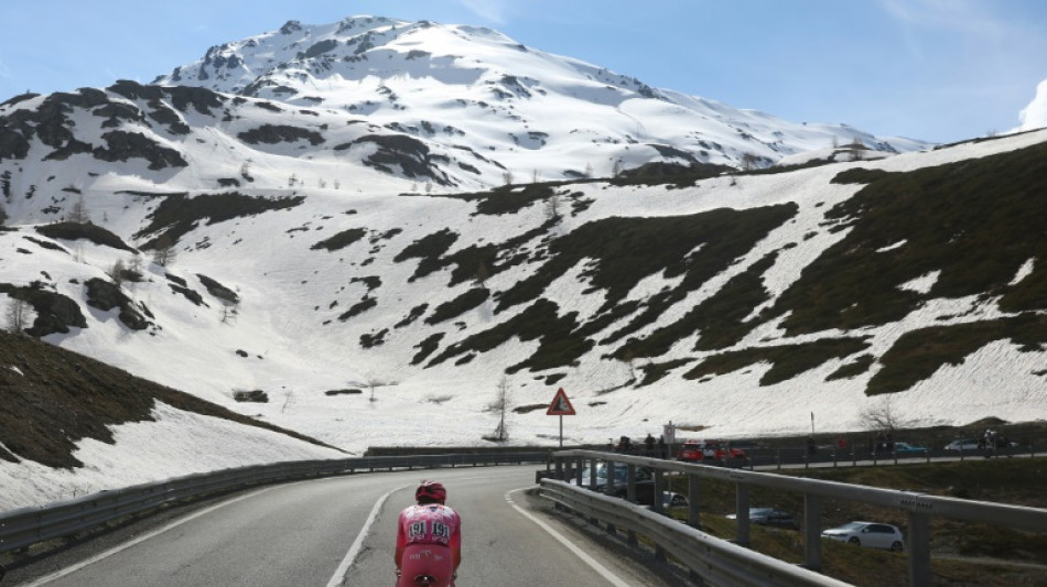 Tour d'Italie: Pogacar écrase le peloton et le peloton applaudit