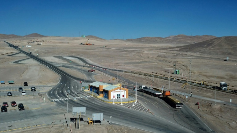 Workers at world's biggest copper mine in Chile suspend strike