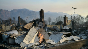 Pronósticos meteorológicos dan un halo esperanza en la lucha contra los incendios de Los Ángeles
