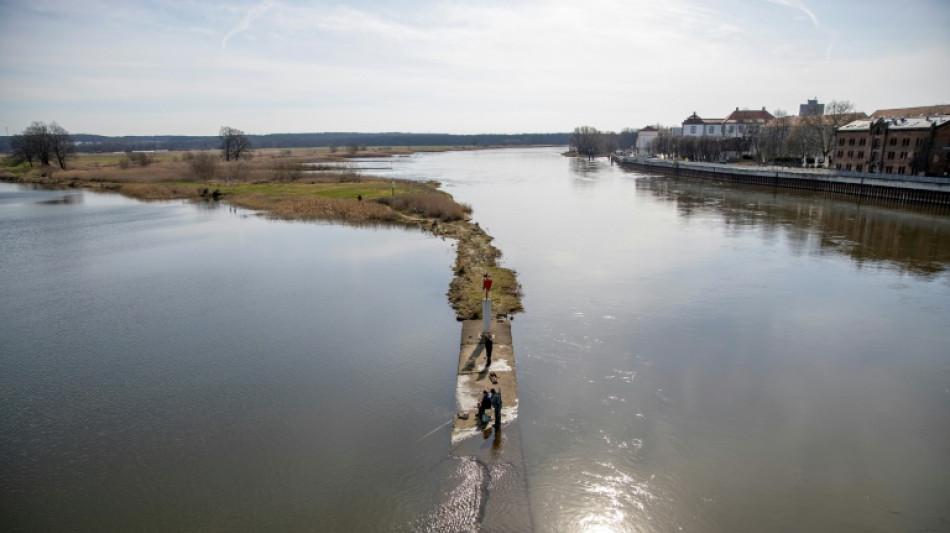 Hochwasser an Oder: Scheitel rollt auf Brandenburg zu