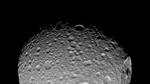 Bienvenue sur Mimas, lune glacée de Saturne et son océan propice à la vie