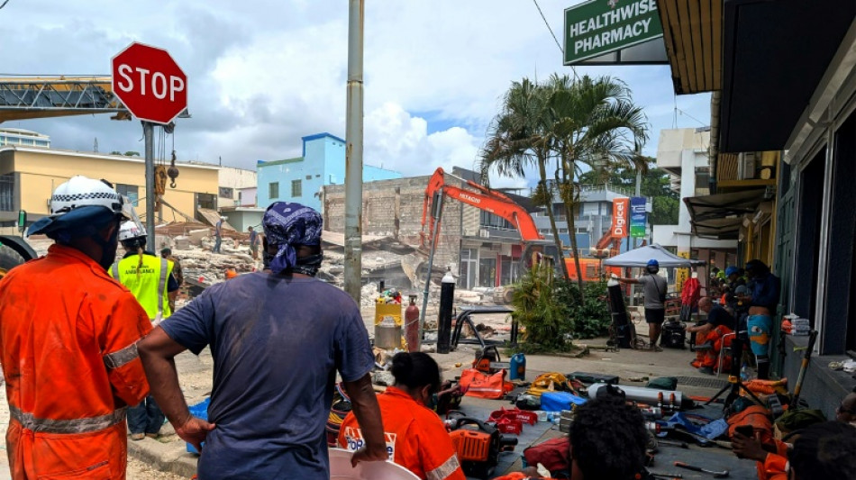 Rescuers fly in to join search for Vanuatu quake survivors