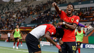 Angola vence Namíbia (3-0) e avança às quartas de final da Copa Africana