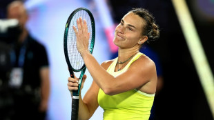 Open d'Australie: Sabalenka rejoint Badosa, Zverev aussi en demies avant le choc Djokovic-Alcaraz