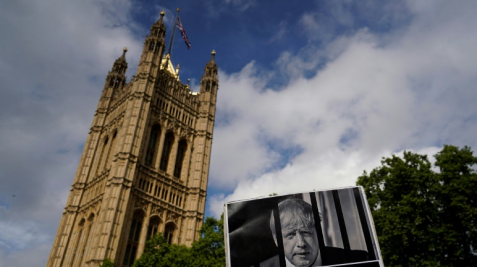 Rescapé d'un vote de défiance, Boris Johnson en quête d'un nouveau souffle