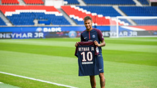 Justiça francesa investiga possíveis vantagens fiscais ao PSG na contratação de Neymar