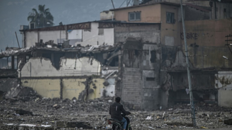 Turquie: la déprime dans les conteneurs pour les rescapés du séisme