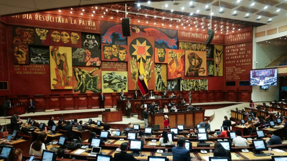 Congreso de Ecuador absuelve a ministra enjuiciada por crisis de seguridad