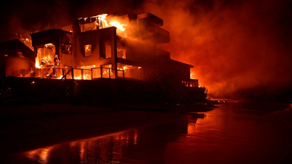 Au moins cinq morts dans les incendies à Los Angeles, Hollywood évacué