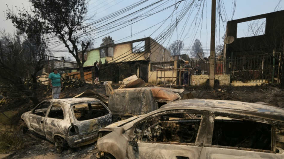 Fuego y explosiones, el "infierno" de un poblado flagelado por incendios en Chile