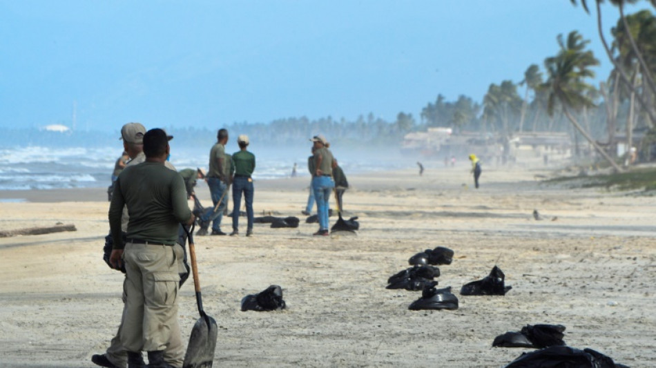 Oil spill hits beaches on Venezuela's northwest coast