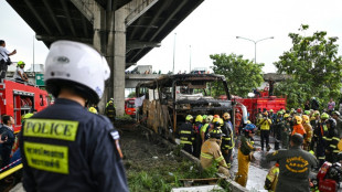 Incêndio em ônibus escolar deixa vários mortos na Tailândia