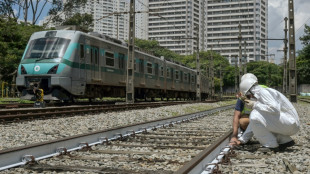 Trilhos são pintados de branco em São Paulo para evitar deformação devido ao calor