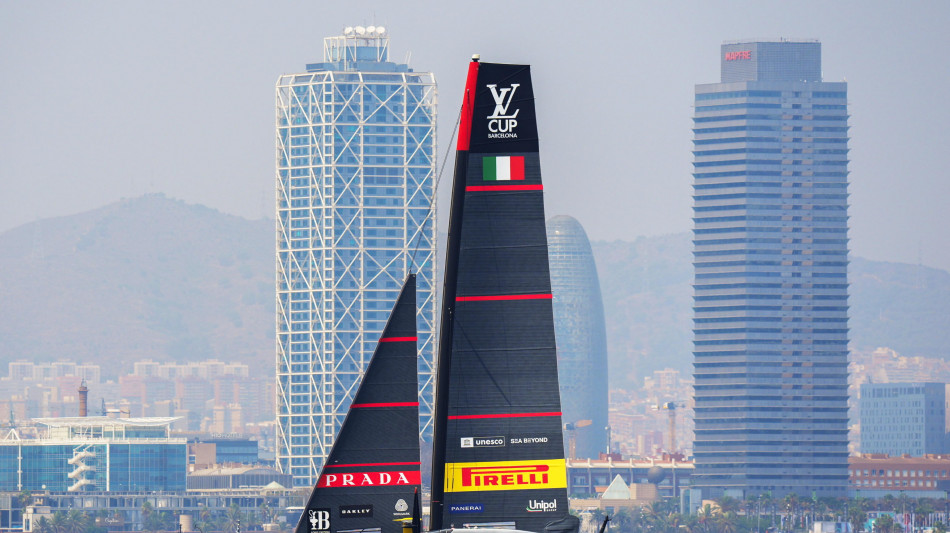 America's Cup: primo match race preliminare,Luna Rossa si ritira