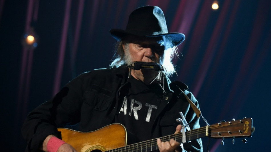 Neil Young dumps Glastonbury alleging 'BBC control'