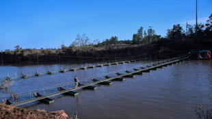 Au Brésil, des passerelles flottantes pour surmonter les inondations