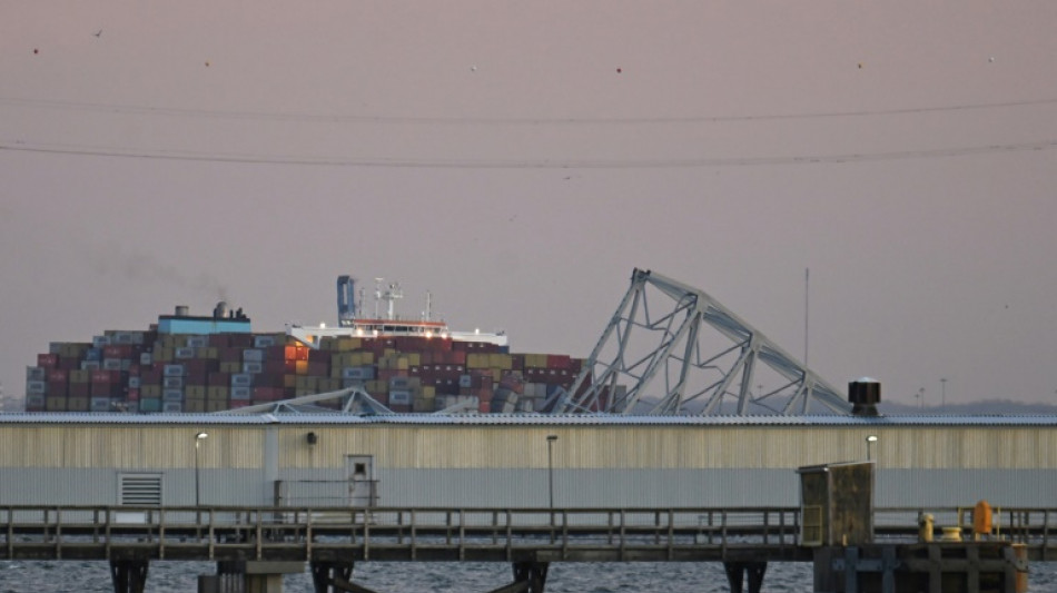 Ponte desaba em Baltimore após ser atingida por navio