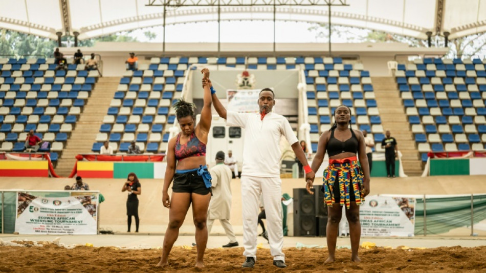 Au tournoi de lutte de la Cedeao, les femmes au combat pour la première fois