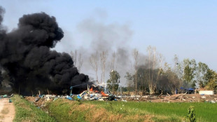 Una explosión en una fábrica de fuegos artificiales deja 23 muertos en Tailandia