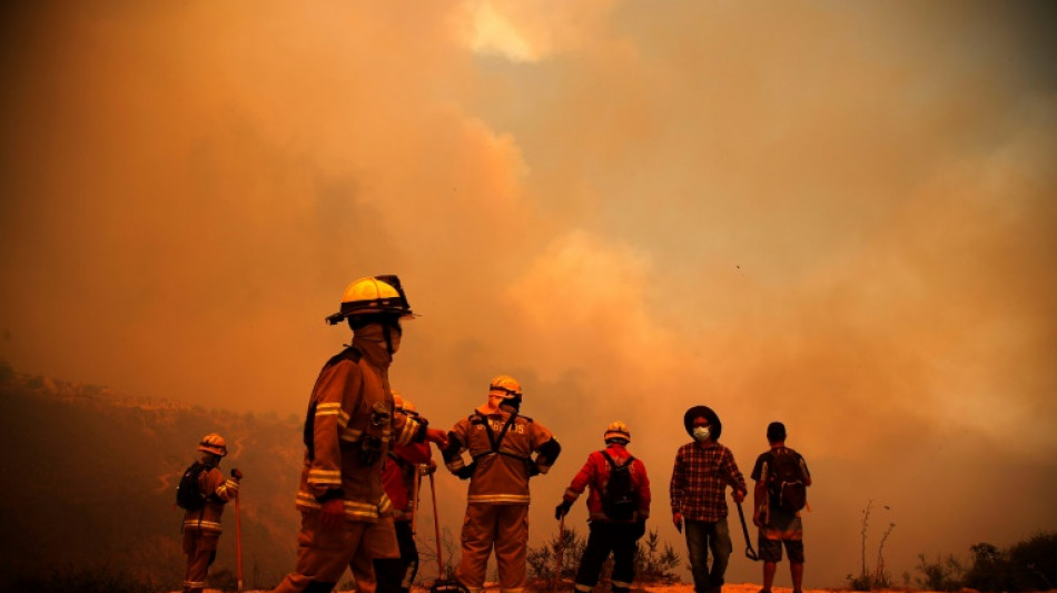 Las manos voluntarias que apaciguan la peor tragedia por las llamas en Chile