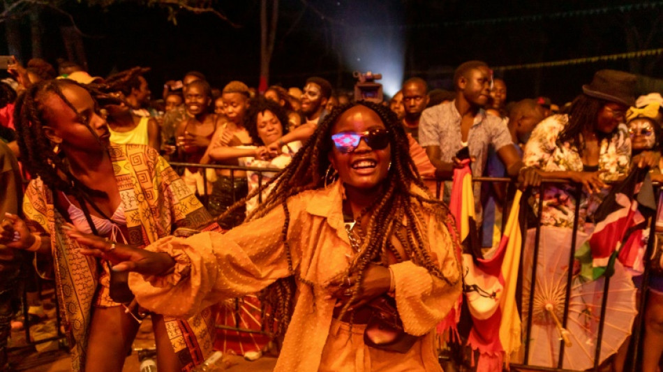 Bailando a orillas del Nilo en un festival "inmoral" en Uganda