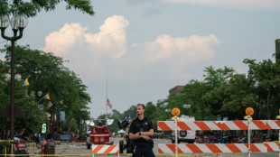 Tres muertos por un tiroteo en un centro comercial de EEUU