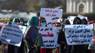 Un grupo de mujeres afganas se manifiesta en Kabul para defender sus derechos "hasta el final"