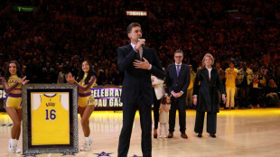 "¡Gracias, Pau!" Los Lakers encumbran a Gasol a su panteón de leyendas