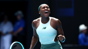 Gauff perde set, mas vence Bencic e vai às quartas do Aberto da Austrália