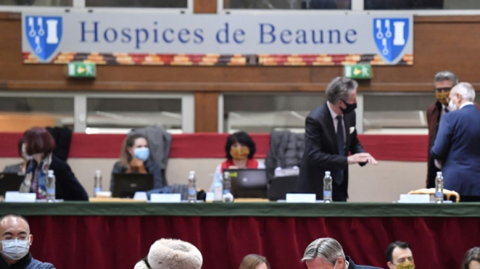 Vin: les enchères de Beaune sous les auspices de Thierry Lhermitte