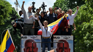 Venezuela: l'opposition appelle l'armée à se ranger "du côté du peuple", le parquet répond avec des poursuites pénales