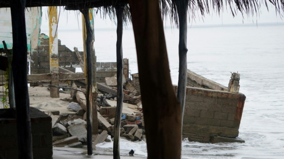 Furacão John, rebaixado para tempestade tropical, deixa dois mortos no México