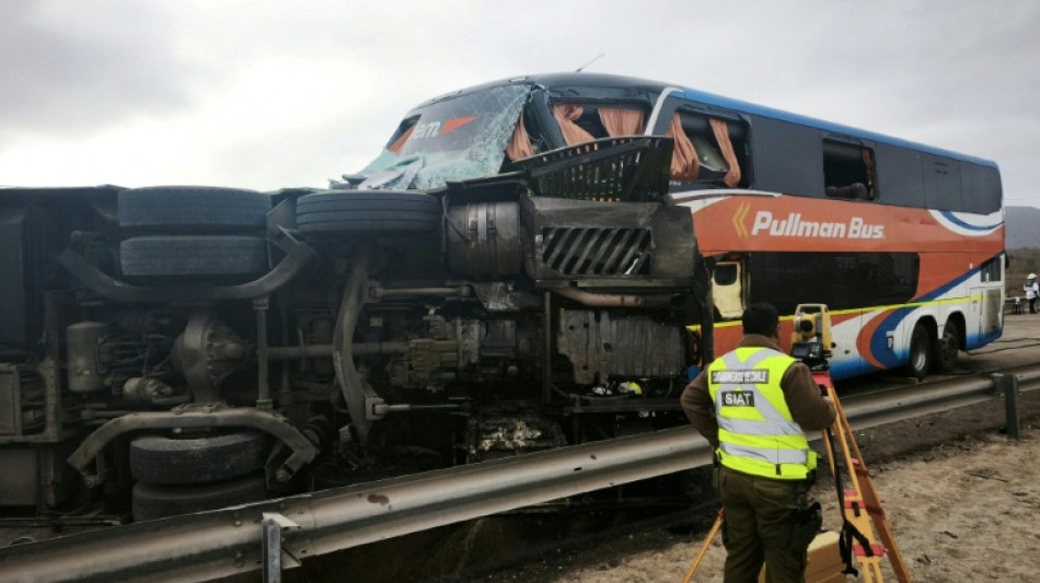 Seis muertos y dos heridos en riesgo vital deja un accidente de autobuses en Chile