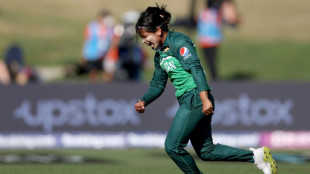 Loss leaves Pakistan on brink at World Cup