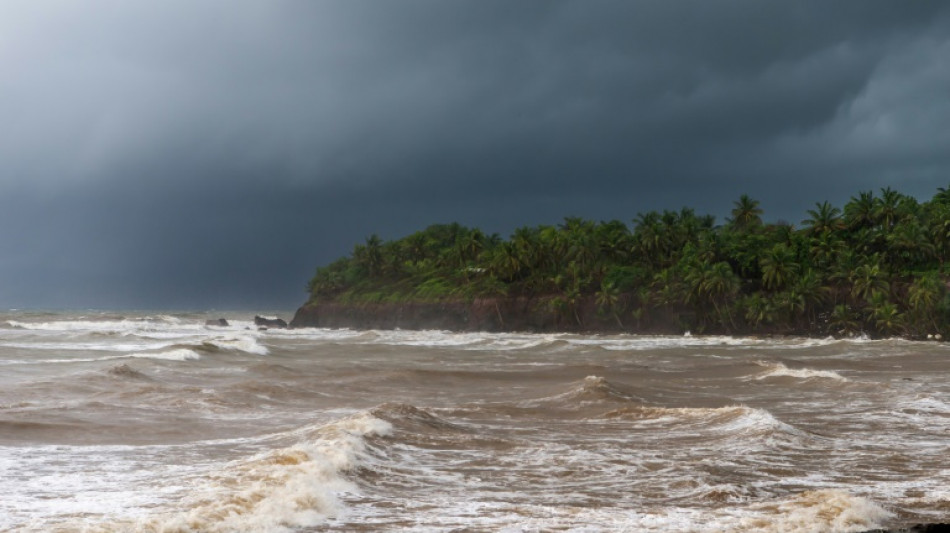 Ouragan Tammy: déclenchement de l'alerte violette cyclone en Guadeloupe, confinée jusqu'à nouvel ordre