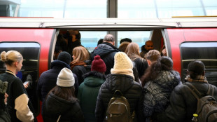 Streik der Bahn-Beschäftigten in Großbritannien legt Pendlerverkehr lahm