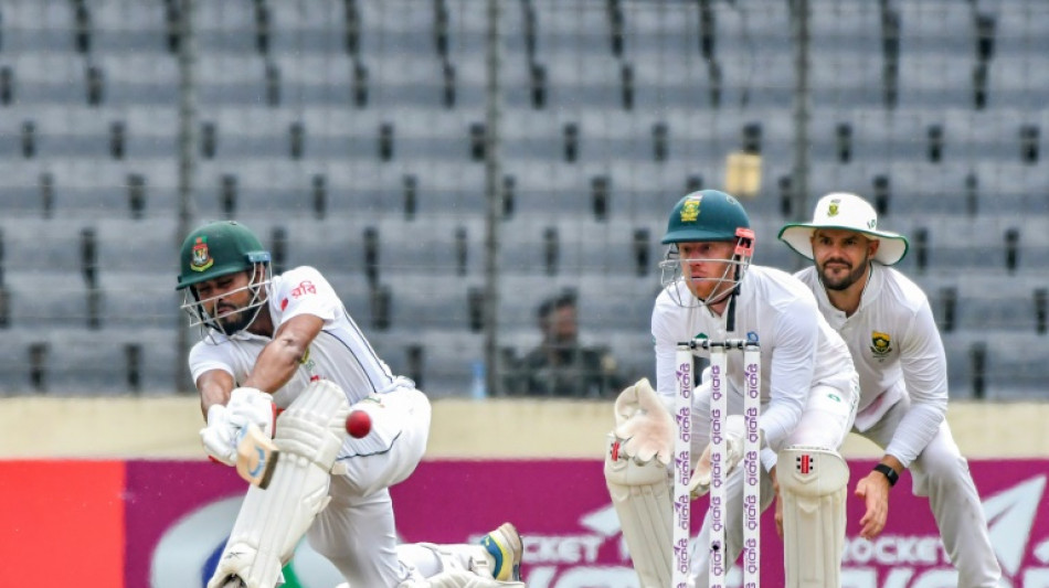 Mehidy, Jaker keep Bangladesh alive against South Africa 