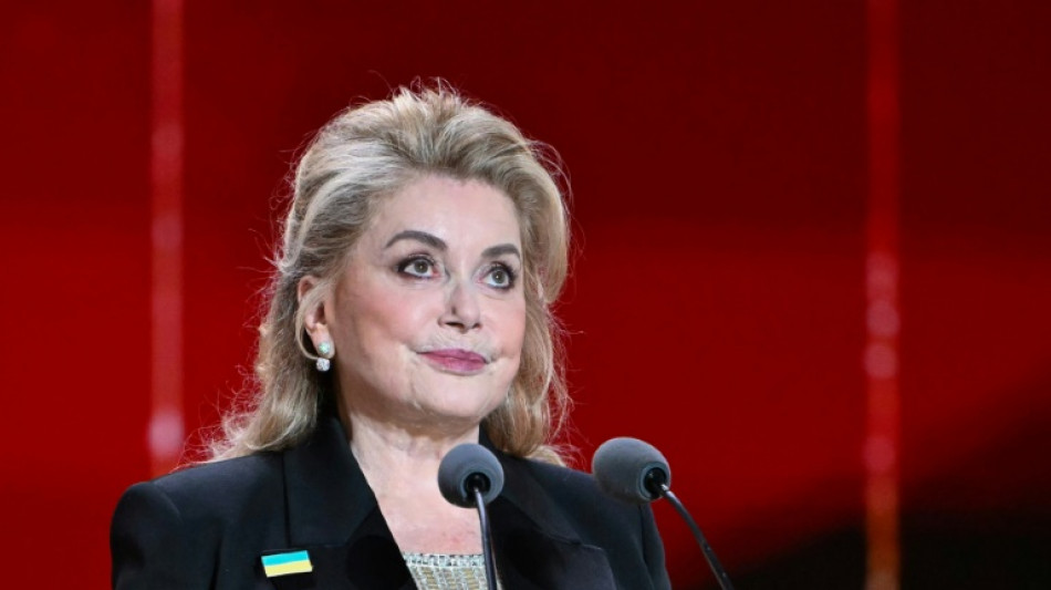 Deneuve dédie les 50e César à l'Ukraine, l'ancien sans-papiers Abou Sangare primé