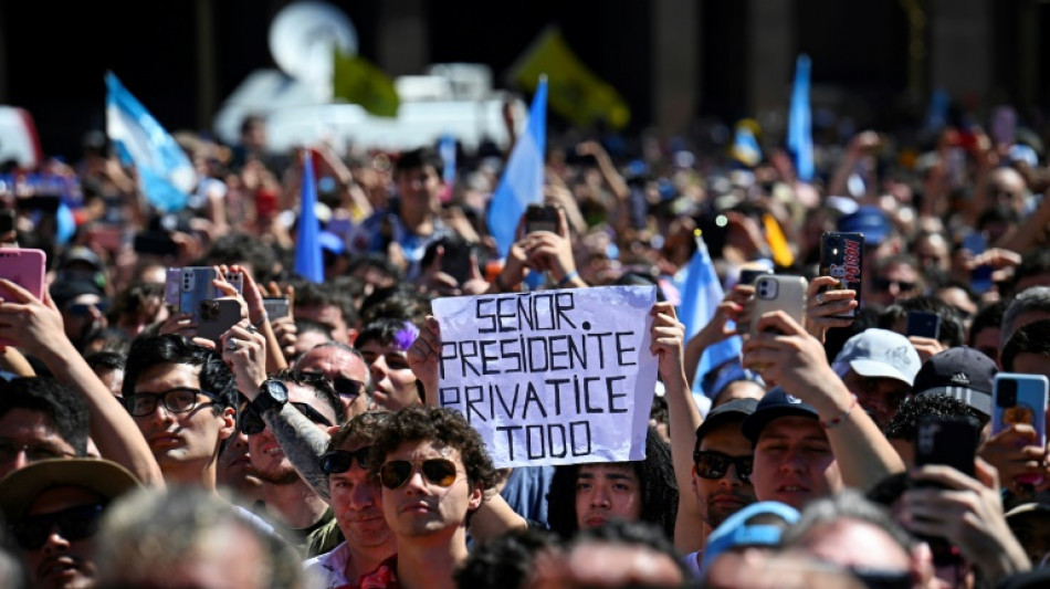 Entre esperança e sacrifício, seguidores de Milei anseiam por mudança na Argentina