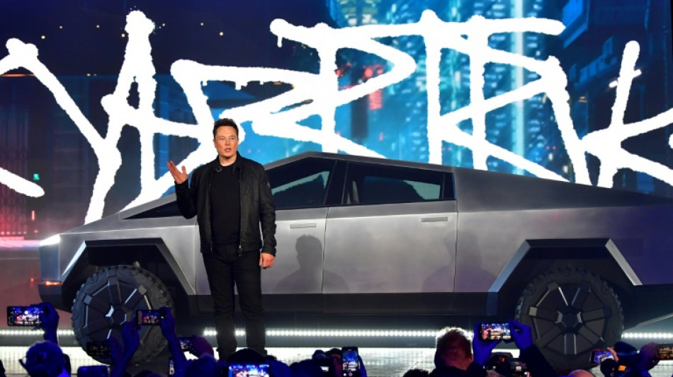 Elon Musk entrega seu Cybertruck, a picape que representa o futuro da Tesla