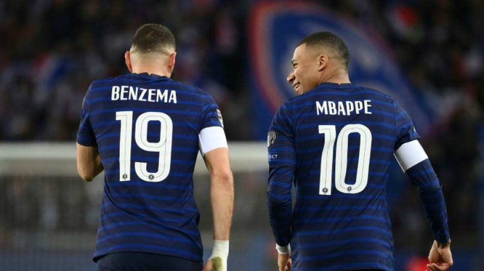 Bleus: Benzema et Mbappé, une relation scrutée