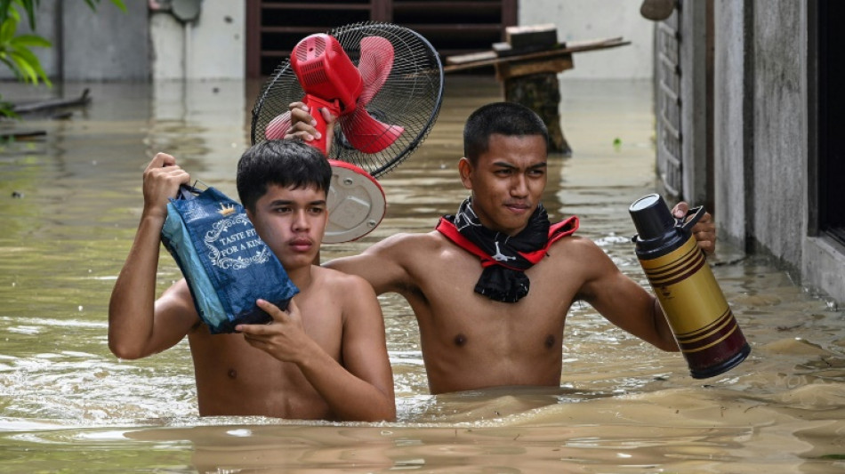 Five rescuers killed in Philippine typhoon