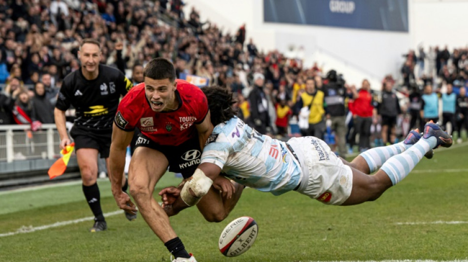 Bordeaux take Top 14 lead as Toulon win overshadowed by Ollivon injury